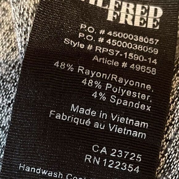 Aritzia Wilfred Grey & White Hoodie Sweater Long Sleeve Size Small - Picture 8 of 9